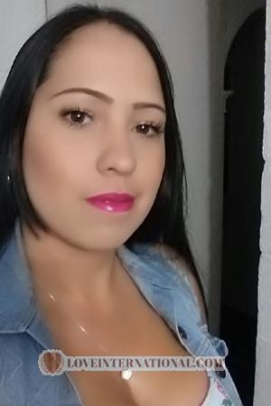 167047 - Yecenia Age: 44 - Colombia