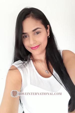 182796 - Laura Age: 33 - Colombia