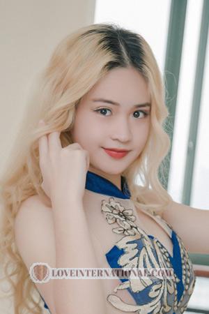 207863 - Yunyi Age: 23 - China