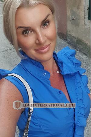 209941 - Elena Age: 46 - Germany