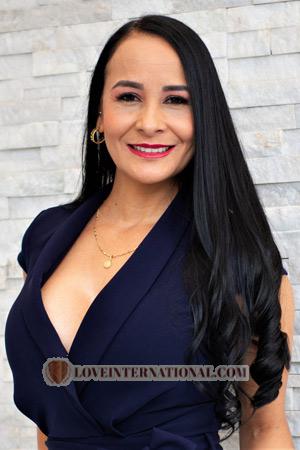 210689 - Dorely Age: 46 - Colombia