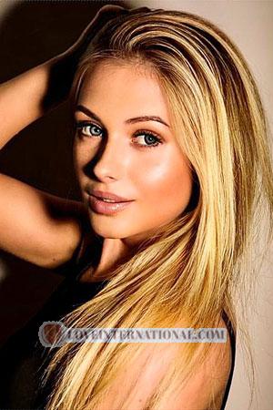 213182 - Olesya Age: 32 - Ukraine